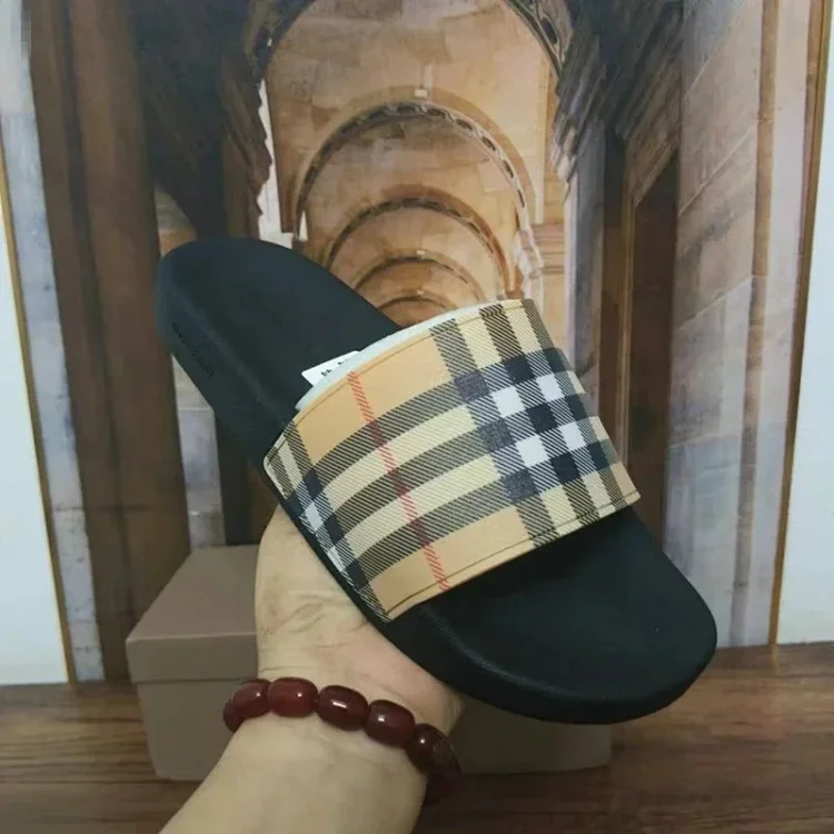 Casual slippers